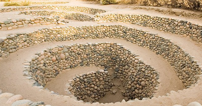Khám Phá Những Hố Xoắn Ốc Kỳ Vĩ Trên Sa Mạc Nazca, Peru