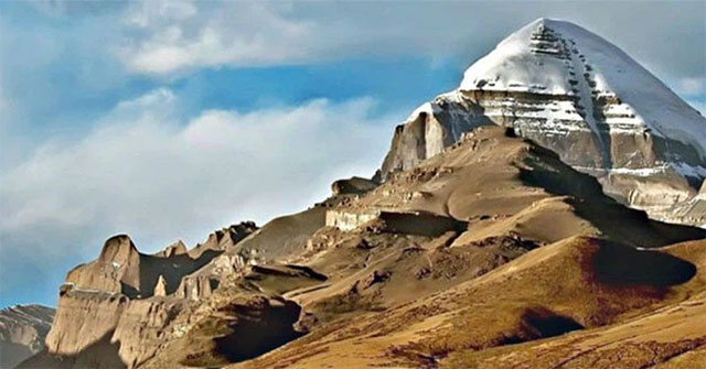 Khám Phá Núi Kailash: Thánh Địa Bất Khả Xâm Phạm Của Người Tây Tạng