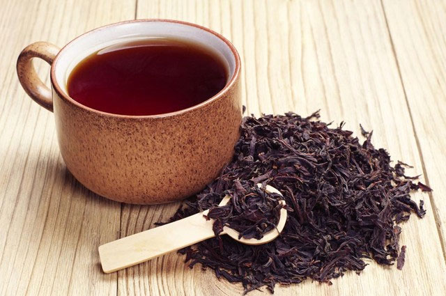 tra-den Uống trà đen giúp kiểm soát lượng đường trong máu.