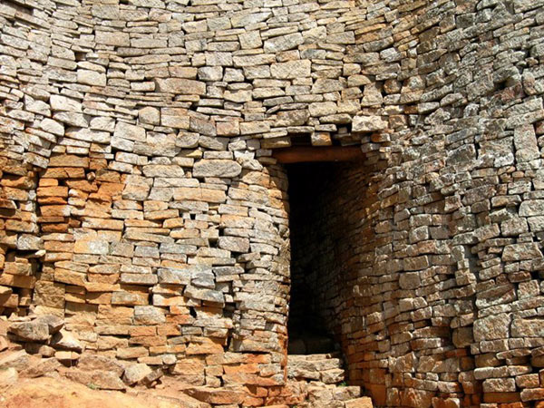 Một cơn sốt tìm vàng Bí ẩn kinh ngạc của vương quốc đá Đại Zimbabwe