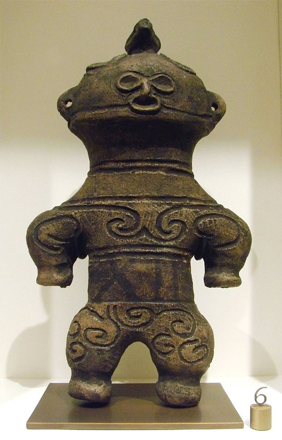 dogu-2 Dogū chỉ được tạo ra trong thời kỳ Jōmon.