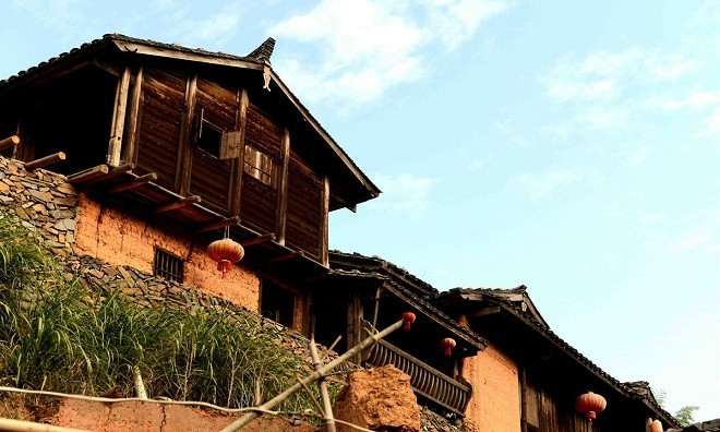 Người dân giữ gìn truyền thống văn hóa Khách Gia. Người dân giữ gìn truyền thống văn hóa Khách Gia.