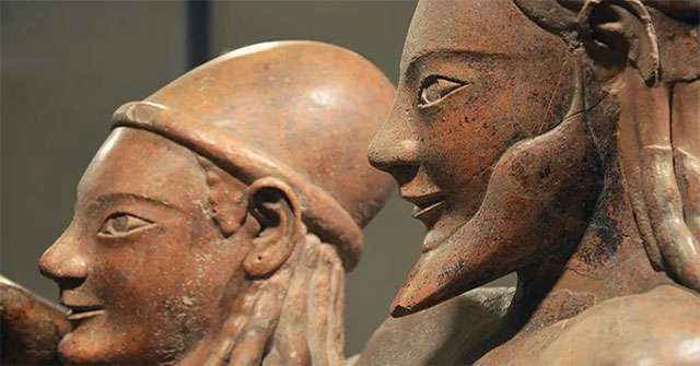 Khám Phá Nền Văn Minh Etruscan: Huyền Thoại và Di Sản