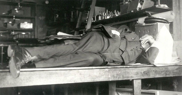 Bí Quyết Khơi Dậy Sáng Tạo Từ Giấc Ngủ Của Thomas Edison